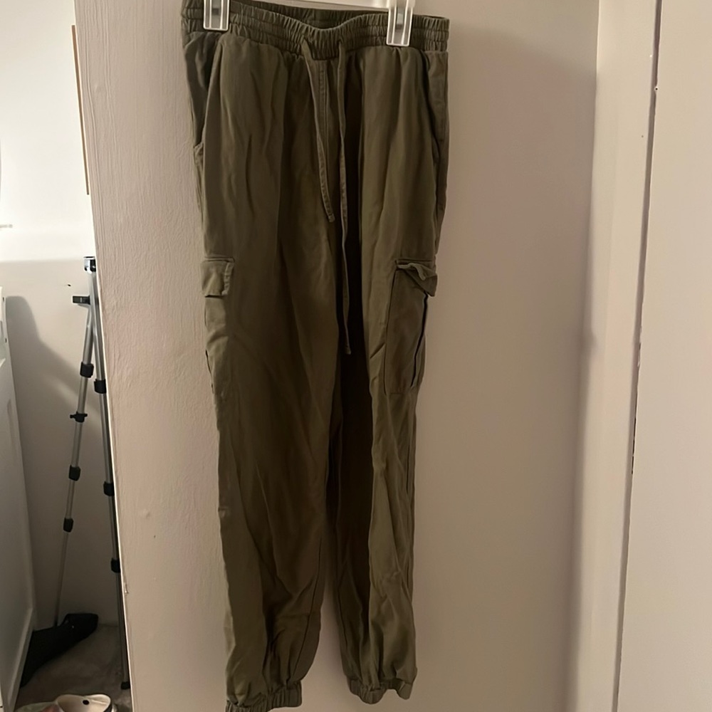 Forever 21 green elastic pants
